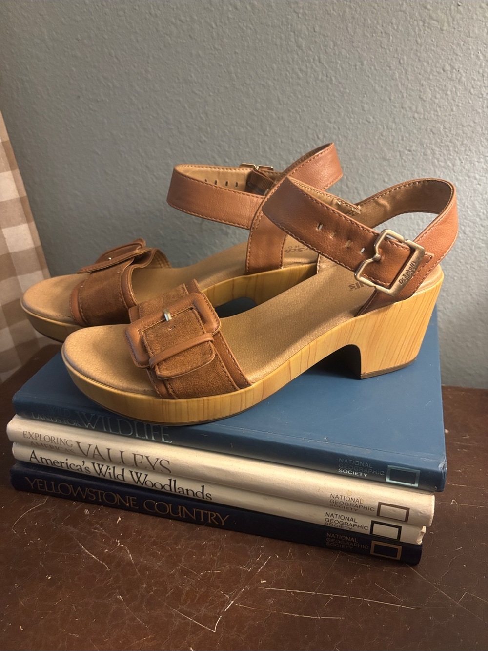 Dr. Scholl's Felicity Too Tan Leather Buckle Sandals Women’s 6.5 GUC $30